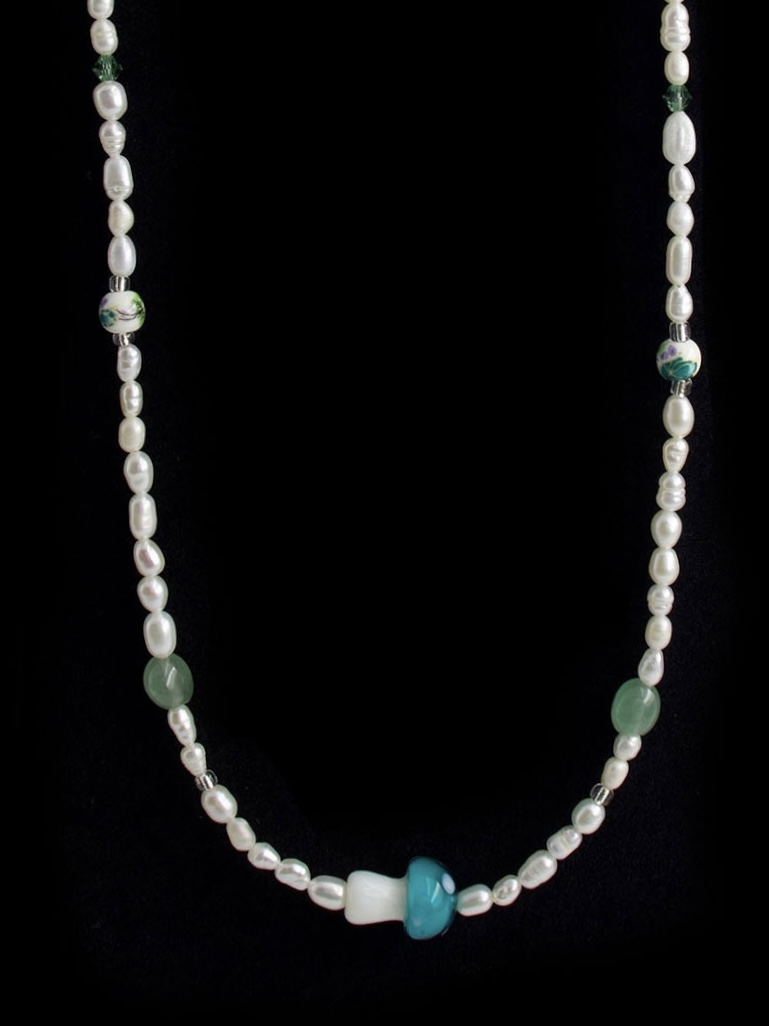 Moldroom Pearl Necklace