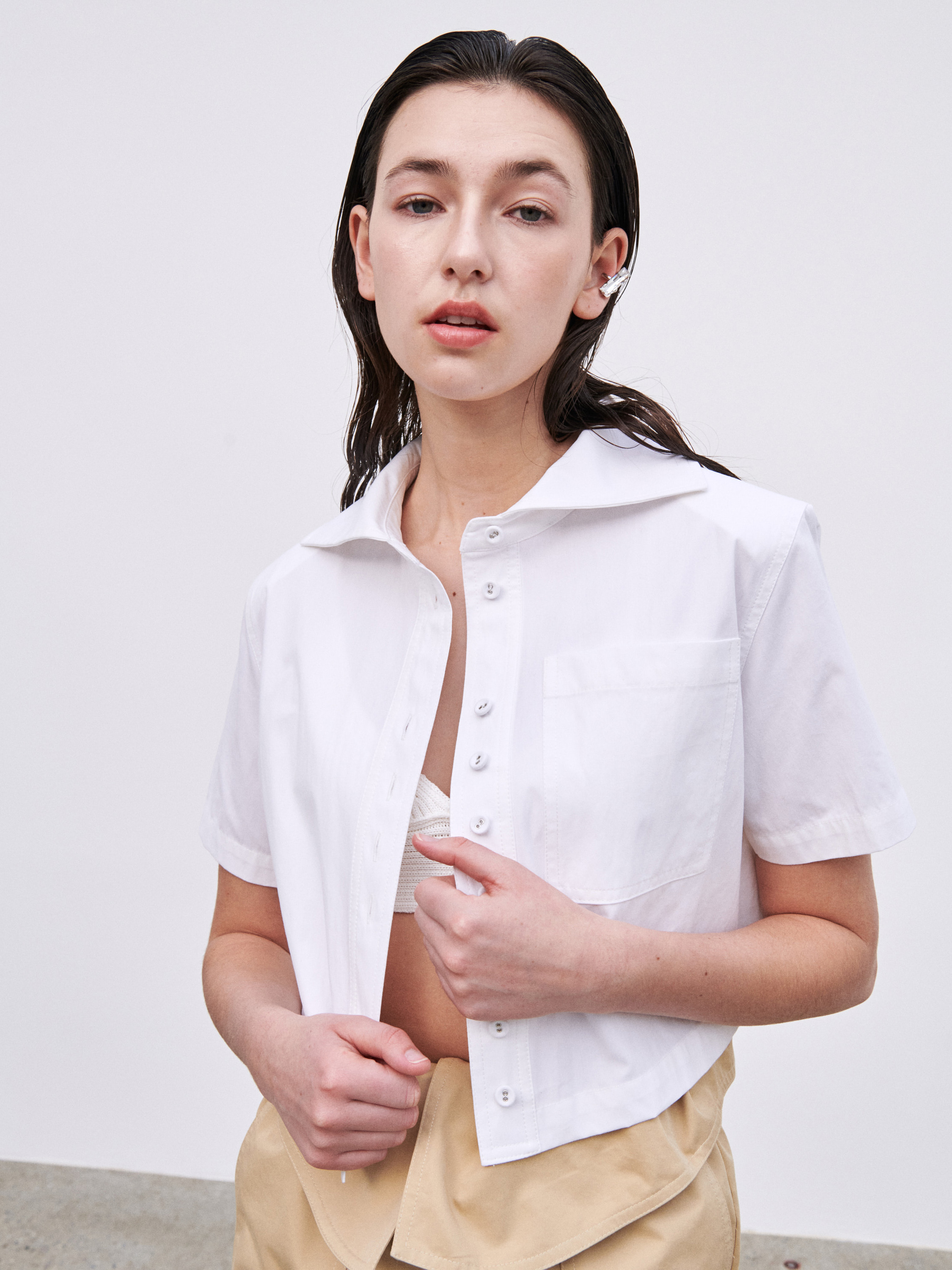 Cropped Back Volume Layering Shirts – White
